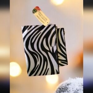 Classy & Chic  cosmetic bags set 2 🦓 zebra pattern NWT cosmetic ready nw